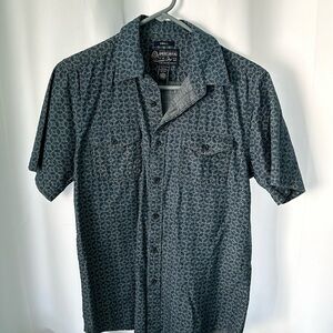 Men’s small. American Rag short sleeve button up.